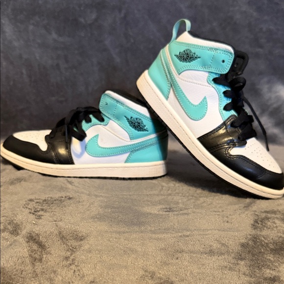 Jordan Kids' Sneakers - Picture 3 of 5